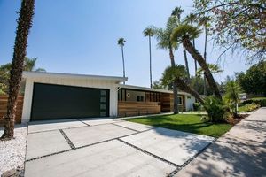 photo 1 of 23650 Kiruna Pl, Woodland Hills, CA 91367