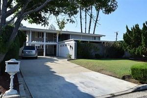 photo 1 of 5542 Burlingame Ave, Buena Park, CA 90621
