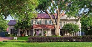 photo 1 of 3000 Lake Shore Dr, Orlando, FL 32803