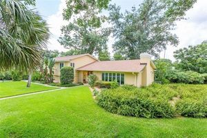 photo 1 of 828 Tuscarora Trl, Maitland, FL 32751