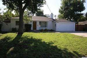 photo 1 of 7440 Newcastle Ave, Reseda, CA 91335