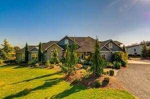photo 1 of 6042 S Schneider Rd, Woodburn, OR 97071