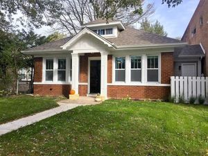 photo 1 of 6917 N Ridge Blvd, Chicago, IL 60645