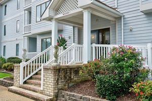 photo 1 of 1 Sandy Point Ln Unit 200, Chesapeake, VA 23320