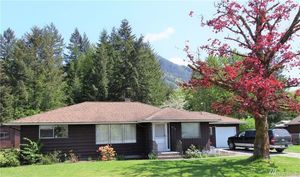 photo 1 of 1010 Montague Ave, Darrington, WA 98241