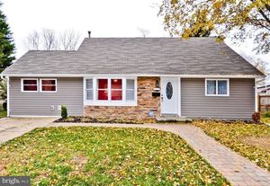 photo 1 of 139 N Meadow Dr, Glen Burnie, MD 21060