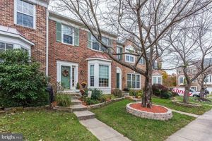 photo 1 of 3620 Bracknell Dr, Woodbridge, VA 22192