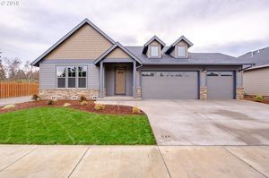 photo 1 of 706 Fox St, Stayton, OR 97383