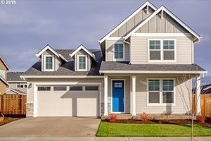 photo 1 of 1410 Iris St, Woodburn, OR 97071
