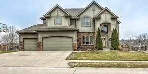 photo 1 of 19902 Dewey Ave, Elkhorn, NE 68022