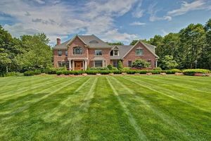 photo 1 of 34 Russet Hill Rd, Franklin, MA 02038