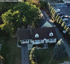 photo 1 of 122 Hopper Ave, Waldwick, NJ 07463