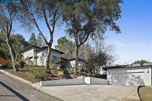 photo 1 of 14 Jewel Ct, Orinda, CA 94563