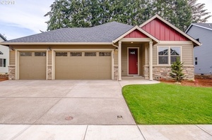 photo 1 of 2082 Deer Ave, Stayton, OR 97383
