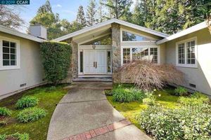 photo 1 of 450 Bolla Pl, Alamo, CA 94507