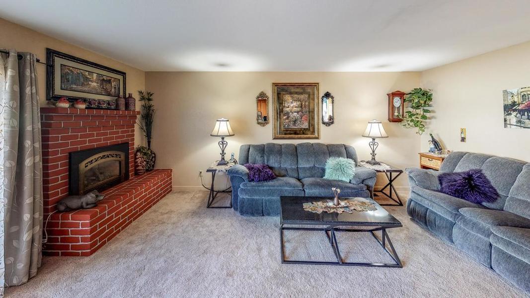 2791 McBride Ln 136, Santa Rosa, CA 95403 MondoFlyers real estate flyer