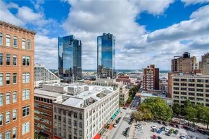 photo 1 of 500 Throckmorton St Apt 1304, Fort Worth, TX 76102