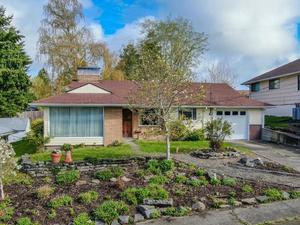 photo 1 of 2122 E 24th St, Bremerton, WA 98310