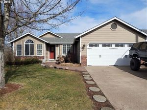 photo 1 of 6704 Simeon Dr, Springfield, OR 97478