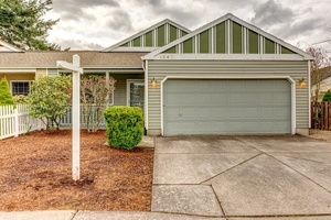 photo 1 of 1347 SW Hensley Rd, Troutdale, OR 97060