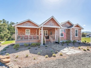photo 1 of 645 Concession Ct, Gearhart, OR 97138