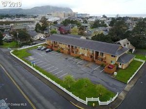 photo 1 of 320 Necanicum Dr Apt 12, Seaside, OR 97138