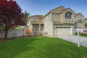 photo 1 of 275 Via Naretto, Morgan Hill, CA 95037