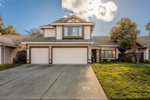 photo 1 of 5753 Cobblestone Dr, Rocklin, CA 95765