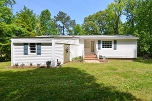 photo 1 of 425 Monument Dr, Montross, VA 22520