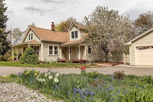 photo 1 of 484 Holman St, Lunenburg, MA 01462