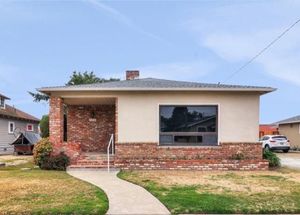 photo 1 of 330 Mapleton Ave, Hollister, CA 95023