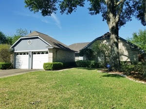 photo 1 of 6527 Bellfield Manor Ln, Houston, TX 77084