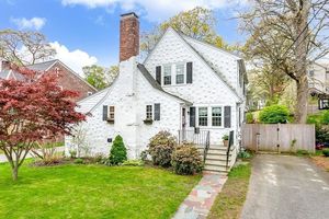photo 1 of 41 Laurel Dr, Needham, MA 02492