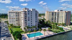 photo 1 of 2600 N Flagler Dr Apt 210, West Palm Beach, FL 33407