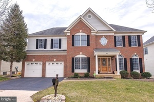 photo 1 of 2912 Blue Holly Ln, Herndon, VA 20171
