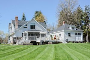 photo 1 of 31 Prospect St, Lunenburg, MA 01462