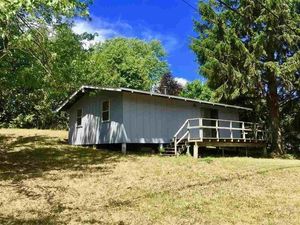 photo 1 of 118 E Shore Dr, Saint Albans Town, VT 05478