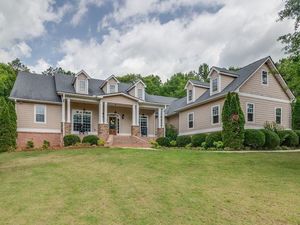 photo 1 of 412 Park Place Dr, Jackson, GA 30233