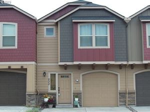 photo 1 of 233 N 33rd Ct, Ridgefield, WA 98642
