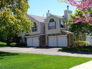 photo 1 of 768 Grosse Pointe Cir Unit 30-7, Vernon Hills, IL 60061