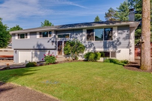 photo 1 of 6620 SE Doncaster Dr, Gladstone, OR 97027