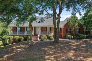 photo 1 of 603 Crooked Pine Ct, Locust Grove, GA 30248