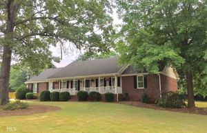 photo 1 of 130 Tracy Ln, McDonough, GA 30253