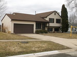 photo 1 of 121 S Creekside Trl, McHenry, IL 60050