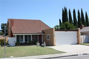 photo 1 of 1320 S Pembrooke Ln, Anaheim, CA 92804