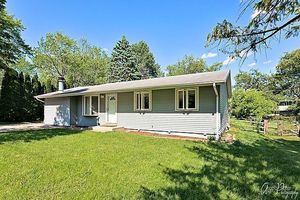 photo 1 of 4504 Mayfair Dr, McHenry, IL 60051
