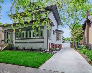 photo 1 of 1726 W Jarvis Ave, Chicago, IL 60626