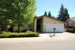photo 1 of 7228 Brookridge Ct, Citrus Heights, CA 95610