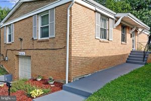 photo 1 of 922 Hilltop Ter SE, Washington, DC 20019