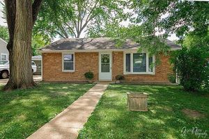 photo 1 of 3003 Mourine Ln, McHenry, IL 60051